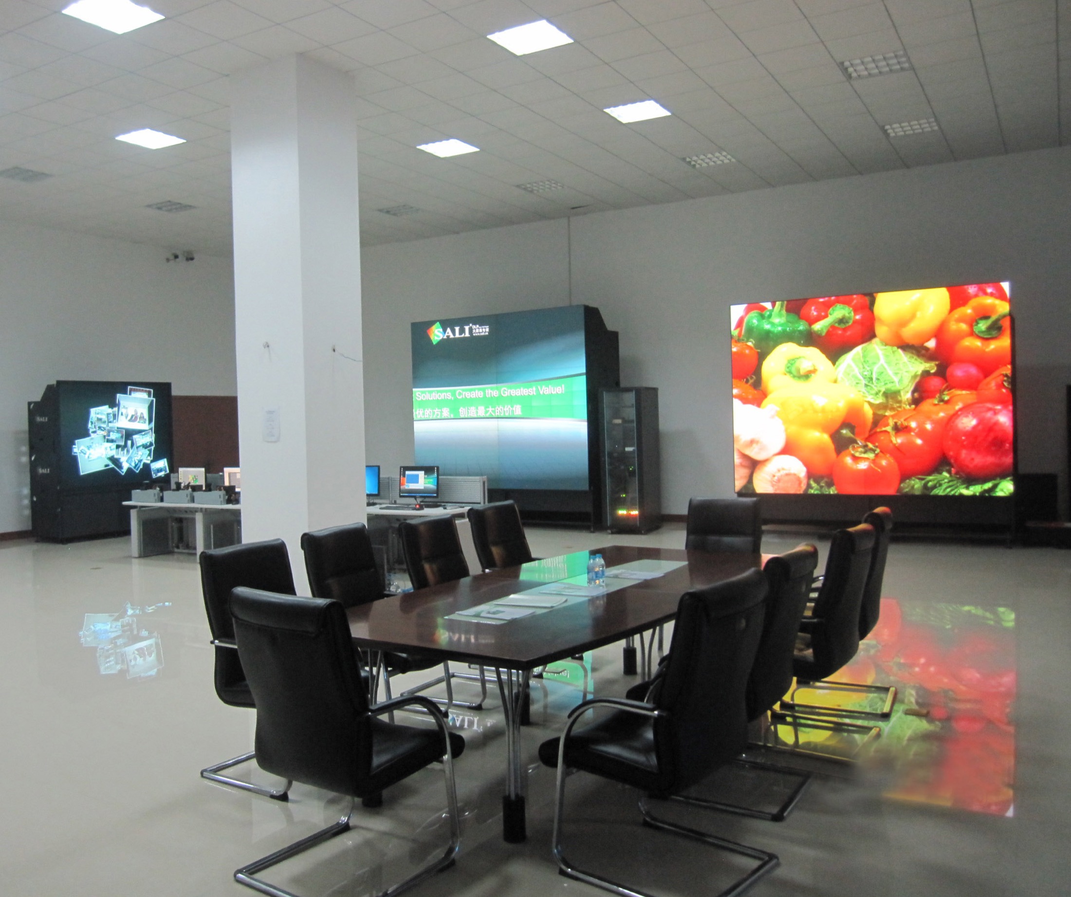 Experience & Demo Center